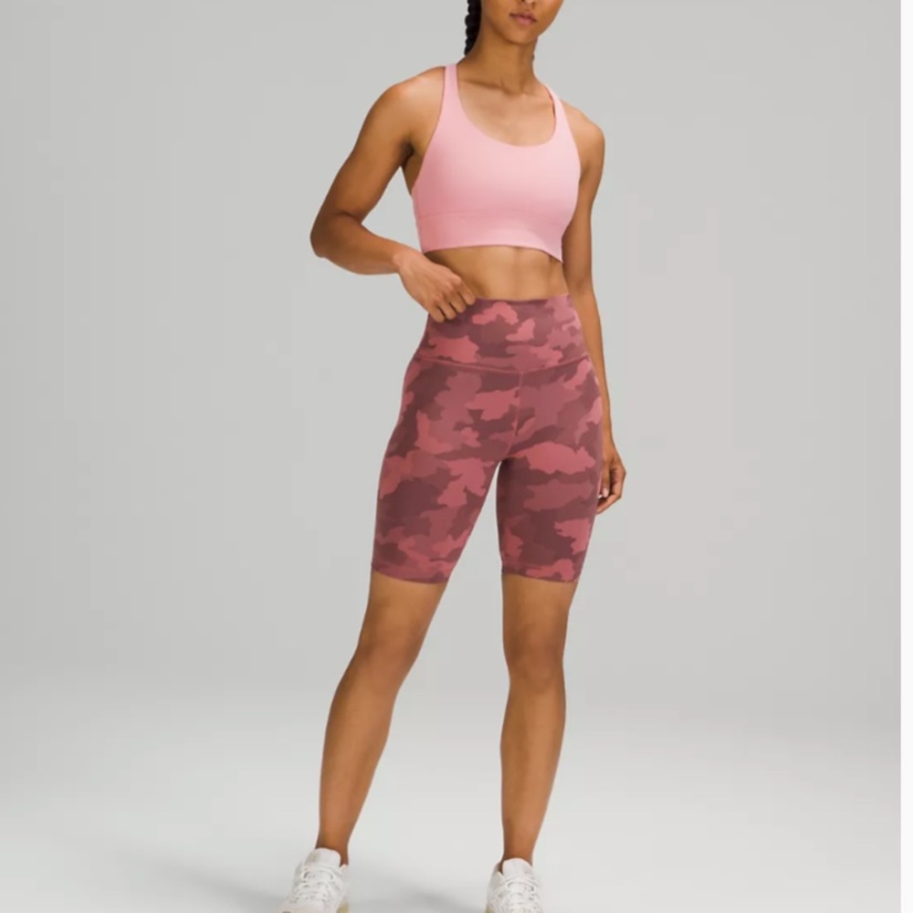 Wunder Train High-Rise Short 8" in color: Heritage 365 Camo Brier Rose Multi